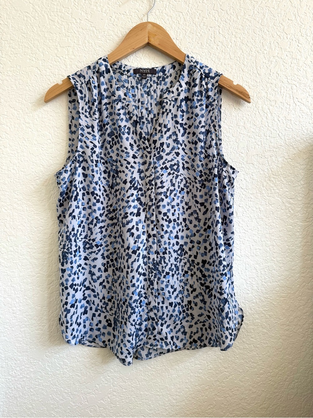 NYDJ Blue Spot Print Sleeveless V-Neck Top XS Blouse